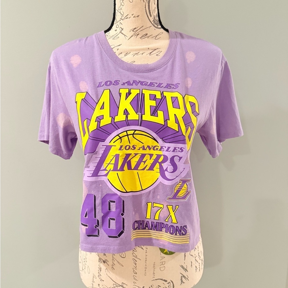 NBA LA Lakers Cropped Graphic Tee Distressed Purple Women’s Medium